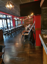 Atmosphère du Restaurant Bistro Charl'Yvonne à Asnières-sur-Seine - n°12