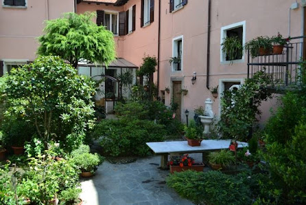 Residence Zia Lina Via Pietro Calvo, 4, 22014 Dongo CO, Italia