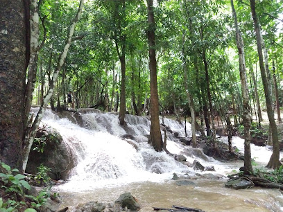 น้ำตกผาตาด Pha Tad Waterfall