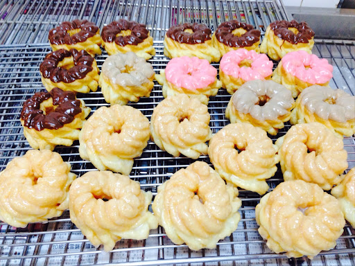 Coffee Shop «D & K Donut Shop», reviews and photos, 4201 Norwood Ave, Sacramento, CA 95838, USA