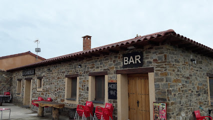 La Candela (Restaurante - Bar - Habitaciones) - C/ Abajo s/n Carretera de Rabanal km 12, 3, 24722 Rabanal del Camino, León, Spain