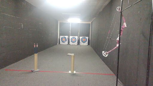 Sporting Goods Store «Cutting Edge Sporting Goods-In», reviews and photos, 206 W Main St, Greensburg, IN 47240, USA