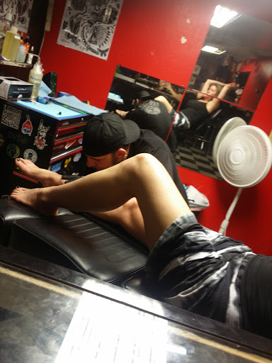 Tattoo Shop «Artistic Tattoo», reviews and photos, 664 W Camelback Rd, Phoenix, AZ 85013, USA