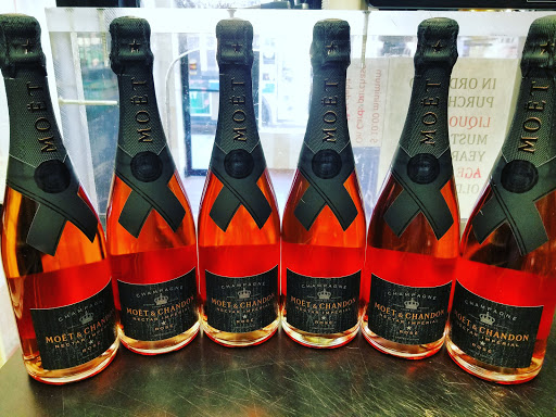 Liquor Store «Friendly Liquor Store Inc», reviews and photos, 69-15 Beach Channel Dr, Arverne, NY 11692, USA