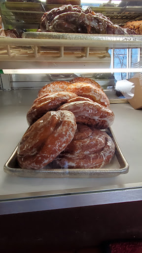 Donut Shop «Donut King», reviews and photos, 411 Middle St, Weymouth, MA 02189, USA