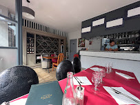 Atmosphère du Restaurant méditerranéen Au Petit Châlet à Colombes - n°1