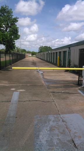 Self-Storage Facility «Extra Space Storage», reviews and photos, 807 Brazospark Dr, Clute, TX 77531, USA