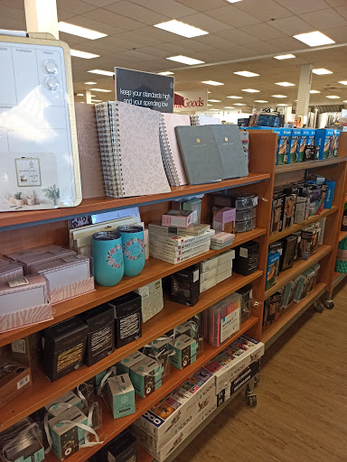 Department Store «T.J. Maxx», reviews and photos, 68 Frontage Rd, East Haven, CT 06512, USA
