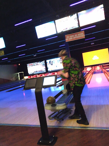 Bowling Alley «Stars and Strikes Family Entertainment Center», reviews and photos, 1700 Winder Hwy NE #100, Dacula, GA 30019, USA