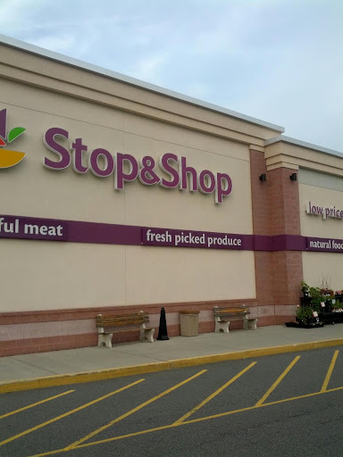 Supermarket «Super Stop & Shop», reviews and photos, 109 Taunton St, Plainville, MA 02762, USA