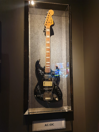 Restaurant «Hard Rock Cafe», reviews and photos, 100 Broadway, Nashville, TN 37201, USA