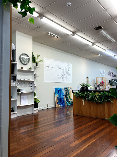 Blacks Body Piercing - Tattoo shop