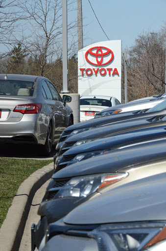 Toyota Dealer «Elgin Toyota», reviews and photos, 1600 W Lake St, Streamwood, IL 60107, USA