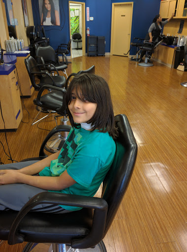 Hair Salon «TGF Hair Salon», reviews and photos, 1235 Kingwood Dr, Kingwood, TX 77339, USA