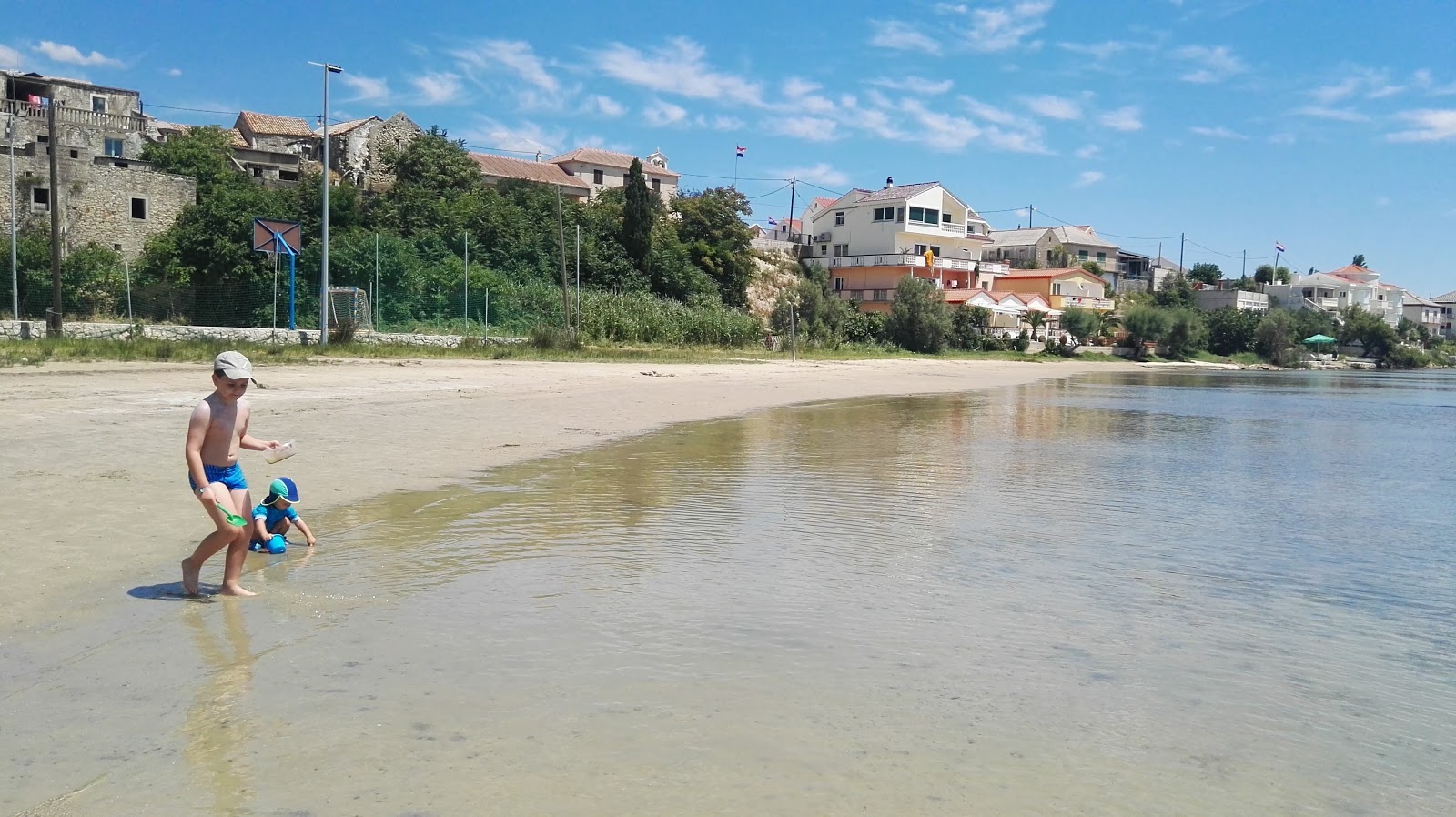 Photo de Plaza Ljubac avec plage sans baie