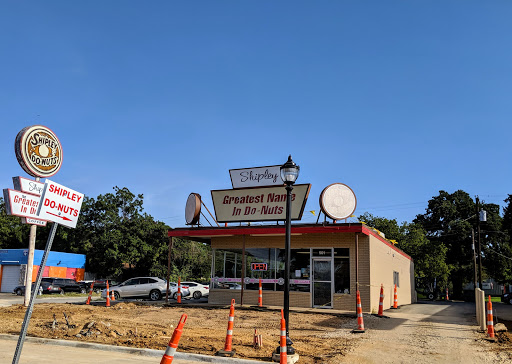 Donut Shop «Shipley Do-Nuts», reviews and photos, 501 E Abram St, Arlington, TX 76010, USA