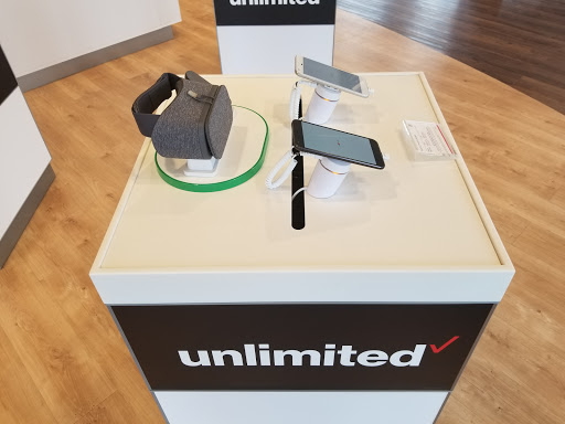 Cell Phone Store «Verizon», reviews and photos, 2500 W Moreland Rd, Willow Grove, PA 19090, USA