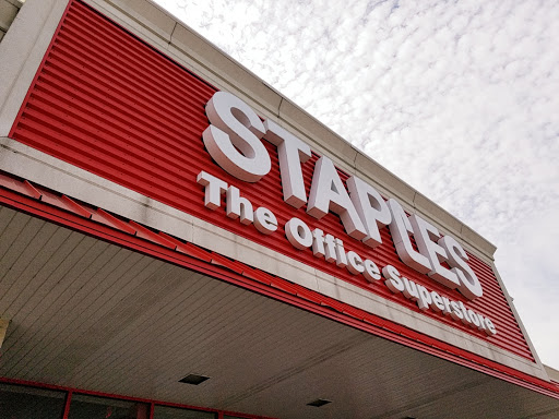 Office Supply Store «Staples», reviews and photos, 1551 W Algonquin Rd, Rolling Meadows, IL 60008, USA