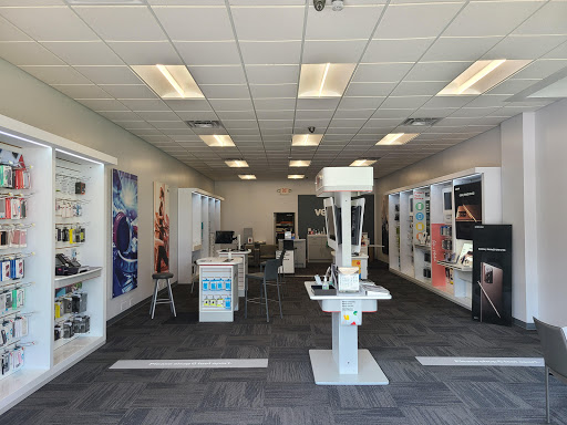 Cell Phone Store «GoWireless Verizon Authorized Retailer», reviews and photos, 6343 Wilson Mills Rd, Highland Heights, OH 44143, USA