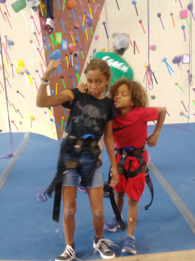 Rock Climbing Gym «Philadelphia Rock Gym - Wyncote», reviews and photos, 827 Glenside Ave #200, Wyncote, PA 19095, USA