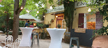 Atmosphère du Restaurant de spécialités provençales Chez Thomé à Le Tholonet - n°3