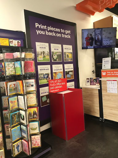 Print Shop «FedEx Office Print & Ship Center», reviews and photos, 240 N Denton Tap Rd #470, Coppell, TX 75019, USA