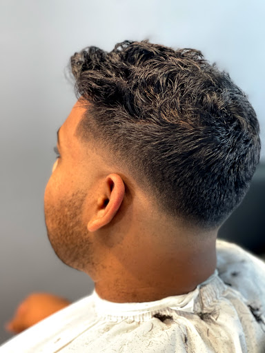 Barber Shop «20 and out barber shop», reviews and photos, 32871 Schoenherr Rd, Warren, MI 48088, USA