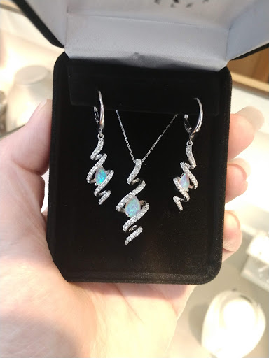 Jewelry Store «Kay Jewelers», reviews and photos, 667 Southcenter Mall, Tukwila, WA 98188, USA