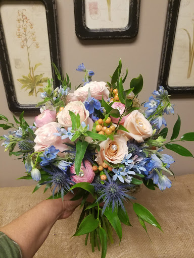 Florist «Country Village Florist and Gifts, Inc.», reviews and photos, 212 E Main St, East Islip, NY 11730, USA