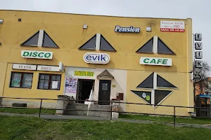 Kavárna a penzion Evík image