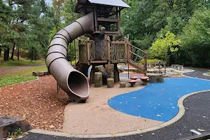 Glencarlyn Park Playground image