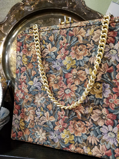 Thrift Store «Good Threads Goodwill Boutique», reviews and photos, 7366 N Oracle Rd #190, Tucson, AZ 85704, USA