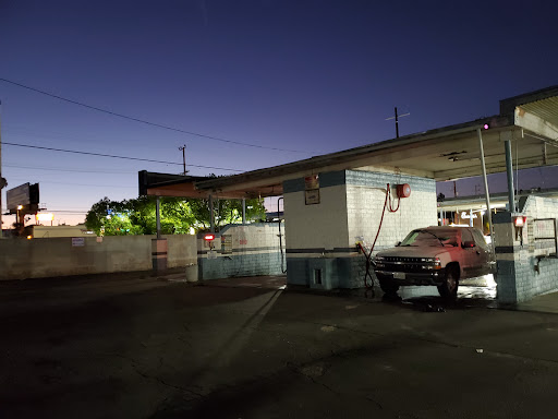 Fallbrook Car Wash en Woodland Hills