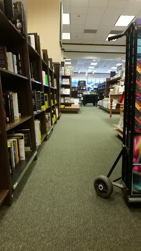 Book Store «Barnes & Noble Booksellers Crabtree Mall», reviews and photos, 4325 Glenwood Ave, Raleigh, NC 27612, USA