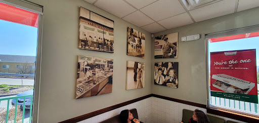 Bakery «Krispy Kreme Doughnuts», reviews and photos, 417 W University Pkwy, Orem, UT 84057, USA
