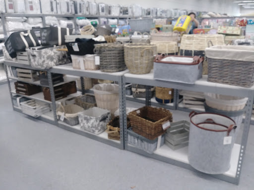 Home Goods Store «Tuesday Morning», reviews and photos, 44 Westgate Pkwy, Asheville, NC 28806, USA