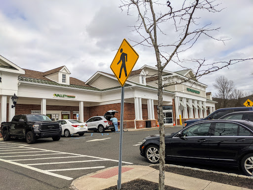 Shopping Mall «Somerset Hills Shopping Center», reviews and photos, 766 Rte 202/206, Bridgewater, NJ 08807, USA