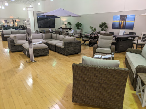 Furniture Store «American Signature Furniture», reviews and photos, 1924 W International Speedway Blvd, Daytona Beach, FL 32114, USA