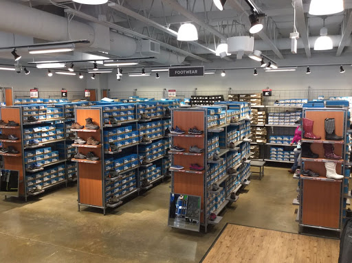 Sportswear Store «Columbia Sportswear Outlet Store at Lincoln City Outlets», reviews and photos, 1500 SE East Devils Lake Rd #205, Lincoln City, OR 97367, USA