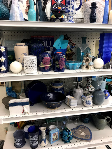 Donations Center «Goodwill Donation and Retail Center», reviews and photos, 6125 SE 52nd Ave, Portland, OR 97206, USA