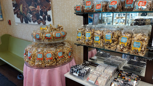 Chocolate Shop «Kilwins Little Rock», reviews and photos, 415 President Clinton Ave, Little Rock, AR 72201, USA