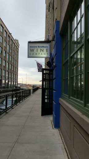 Wine Store «Moore Brothers Wine Company New York», reviews and photos, 51 35th St, Brooklyn, NY 11232, USA