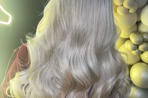 Cove Hair & Beauty image