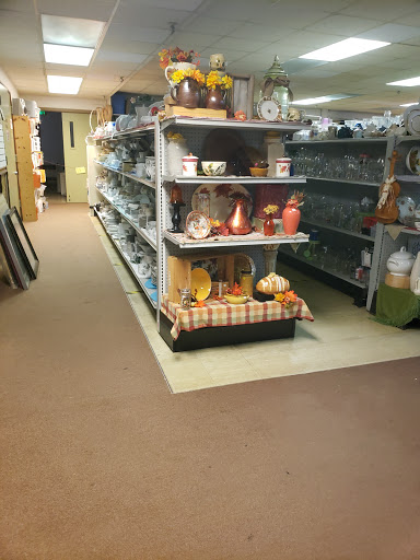 Thrift Store «H2O Help & Hope To Others», reviews and photos, 451 SE Maple St, Dallas, OR 97338, USA