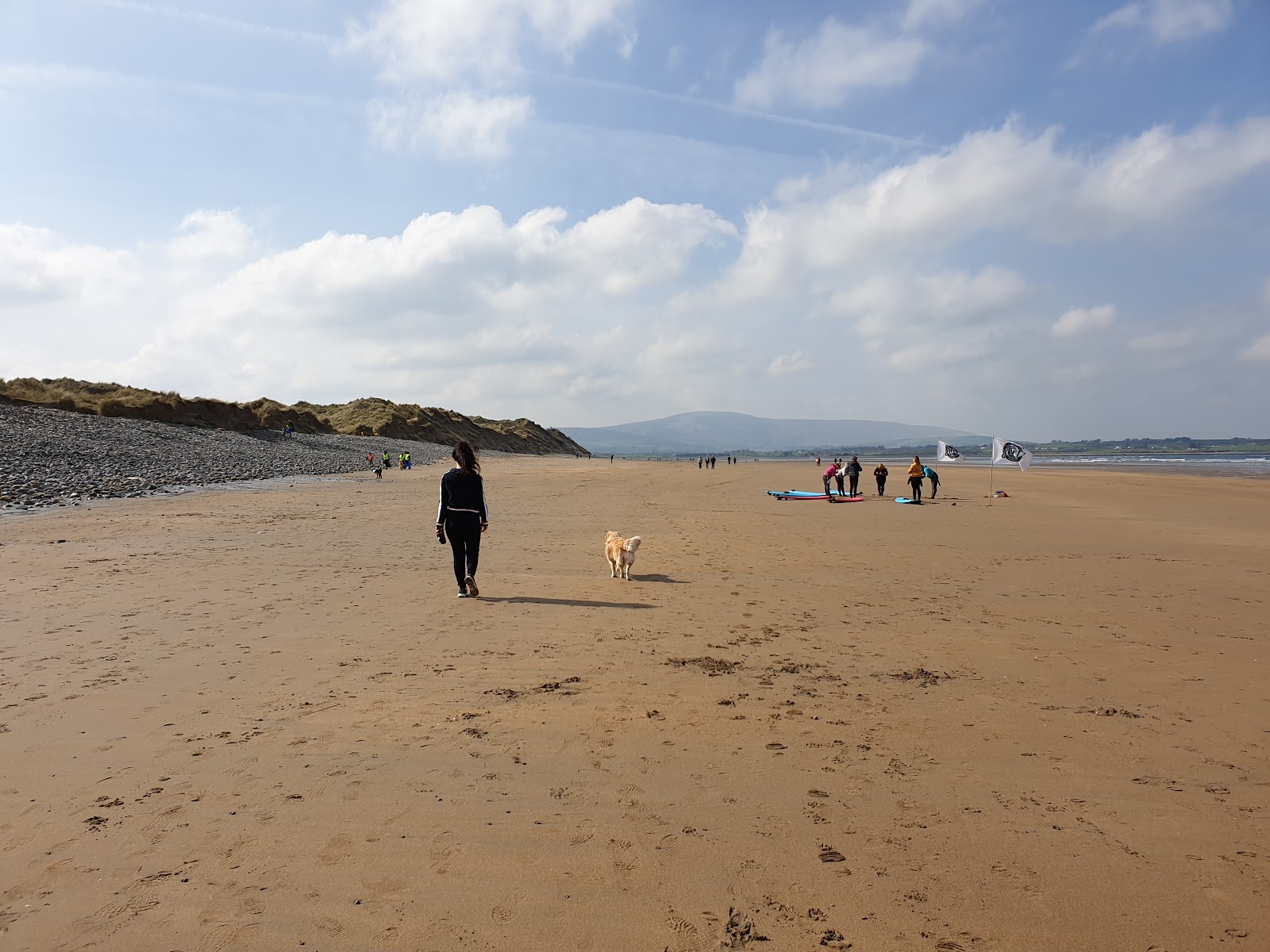 Fotografie cu Strandhill Beach și așezarea