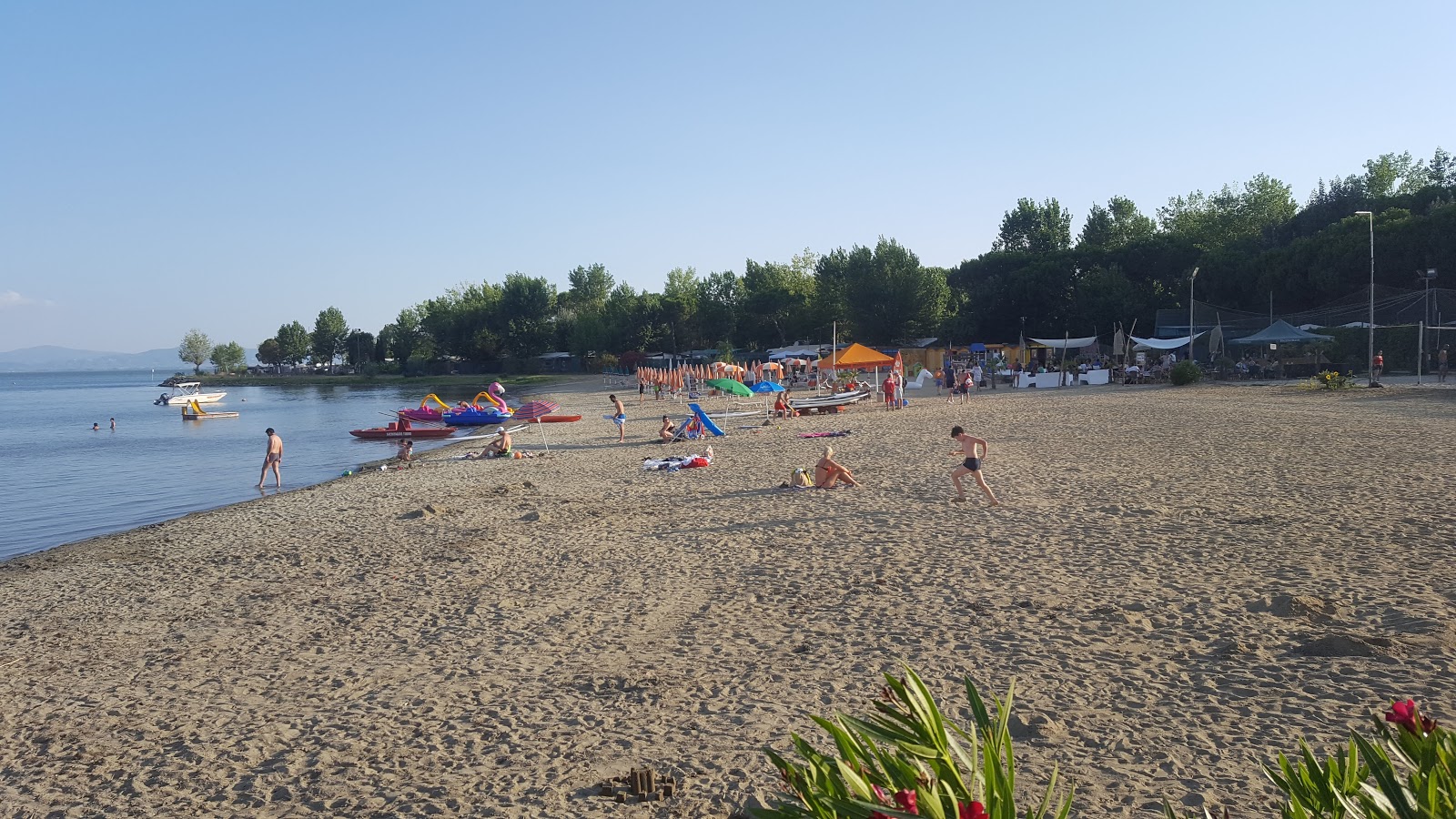 Foto von Spiaggia di Punta Navaccia mit brauner sand Oberfläche