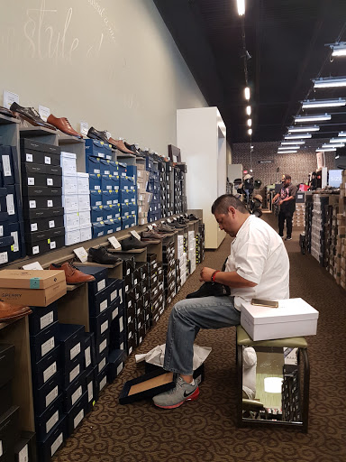 Shoe Store «DSW Designer Shoe Warehouse», reviews and photos, 1331 George Dieter Dr, El Paso, TX 79936, USA