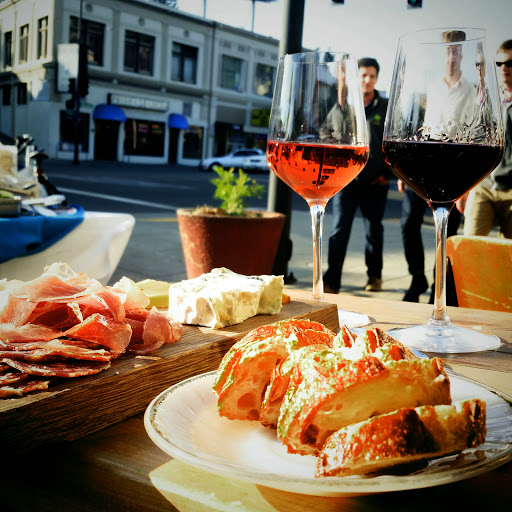 Wine Store «Ordinaire Wine Shop & Wine Bar», reviews and photos, 3354 Grand Ave, Oakland, CA 94610, USA