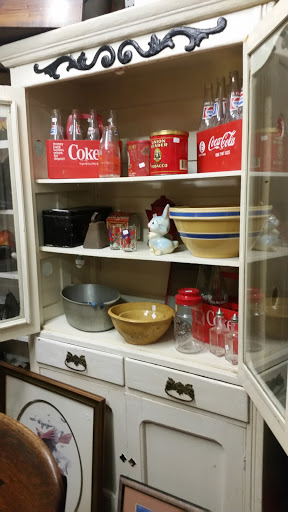 Antique Furniture Store «Useful Things Antiques & Collectibles Store», reviews and photos, 11 Crenshaw Ln, Coxs Creek, KY 40013, USA
