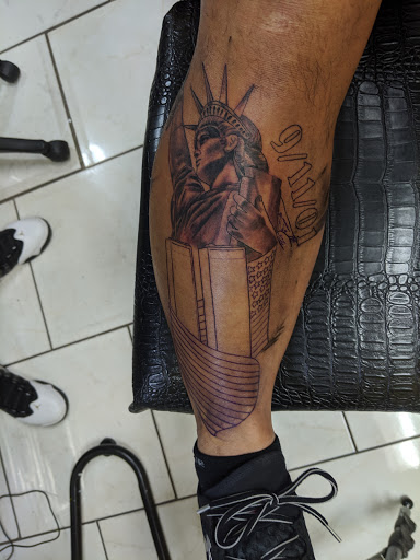 Tattoo Shop «Phat Boys Tattoos & Body Piercings», reviews and photos, 6640 Southwest Fwy A, Houston, TX 77074, USA